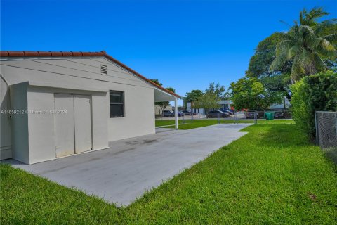 Villa ou maison à vendre à Miami, Floride: 3 chambres, 86.96 m2 № 1362745 - photo 23