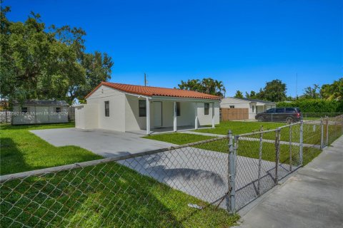 Villa ou maison à vendre à Miami, Floride: 3 chambres, 86.96 m2 № 1362745 - photo 9