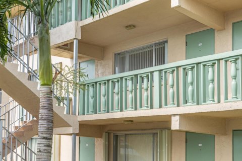 Condominio en venta en Palm Springs, Florida, 1 dormitorio, 59.64 m2 № 1136463 - foto 21