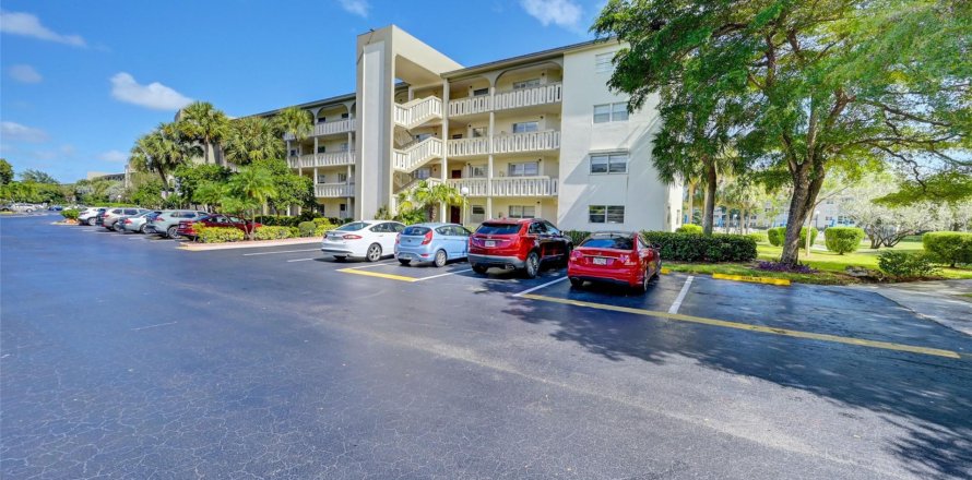 Condo in Coconut Creek, Florida, 2 bedrooms  № 1136470