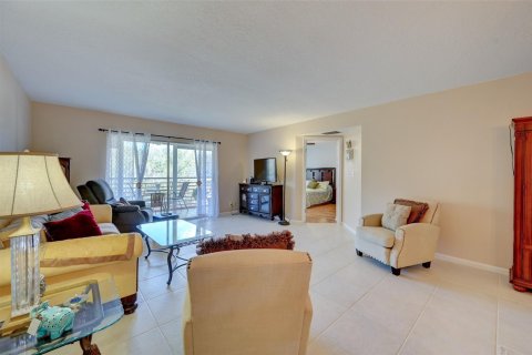 Condo in Coconut Creek, Florida, 2 bedrooms  № 1136470 - photo 24