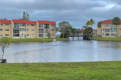 Copropriété à vendre à Sunrise, Floride: 2 chambres, 78.97 m2 № 869526 - photo 2