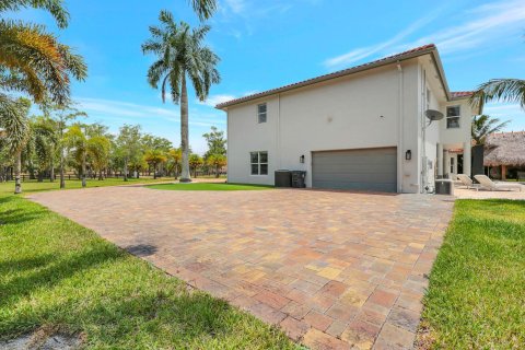 House in Loxahatchee Groves, Florida 6 bedrooms, 588.44 sq.m. № 1178427 - photo 25