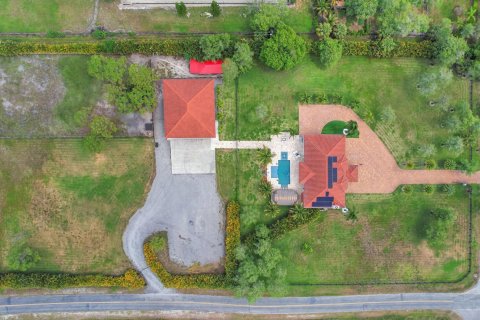 Casa en venta en Loxahatchee Groves, Florida, 6 dormitorios, 588.44 m2 № 1178427 - foto 13