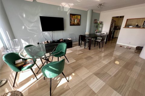 Condominio en venta en Miami Beach, Florida, 2 dormitorios, 141.21 m2 № 10021 - foto 8