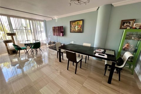 Condominio en venta en Miami Beach, Florida, 2 dormitorios, 141.21 m2 № 10021 - foto 3
