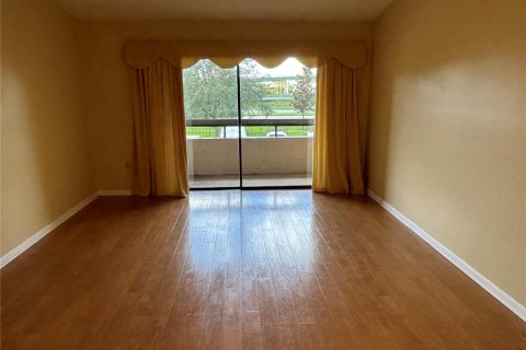 Condo in Orlando, Florida, 2 bedrooms  № 1363938 - photo 11