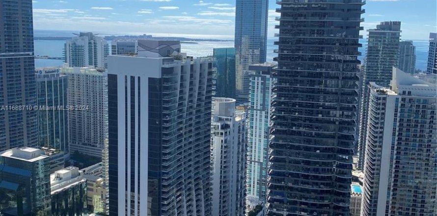 Condominio en Miami, Florida, 2 dormitorios  № 1430192