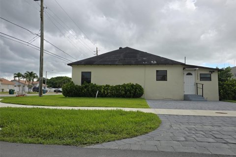 House in Miami, Florida 3 bedrooms, 110 sq.m. № 1431215 - photo 3