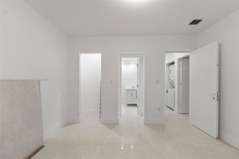 Townhouse in Miami Lakes, Florida 4 bedrooms, 204.85 sq.m. № 1399162 - photo 20