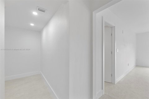 Touwnhouse à vendre à Miami Lakes, Floride: 4 chambres, 204.85 m2 № 1399162 - photo 24