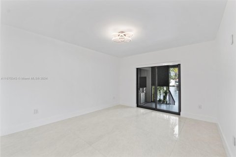 Touwnhouse à vendre à Miami Lakes, Floride: 4 chambres, 204.85 m2 № 1399162 - photo 12