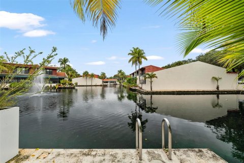 Touwnhouse à vendre à Miami Lakes, Floride: 4 chambres, 204.85 m2 № 1399162 - photo 1