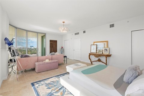 Condo in Miami, Florida, 2 bedrooms  № 1399118 - photo 17