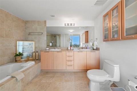 Condo in Miami, Florida, 2 bedrooms  № 1399118 - photo 20