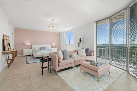 Condo in Miami, Florida, 2 bedrooms  № 1399118 - photo 15