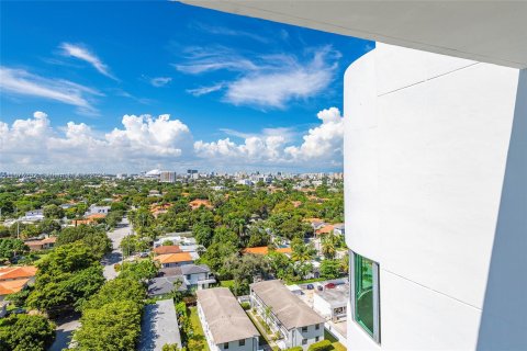 Condo in Miami, Florida, 2 bedrooms  № 1399118 - photo 25