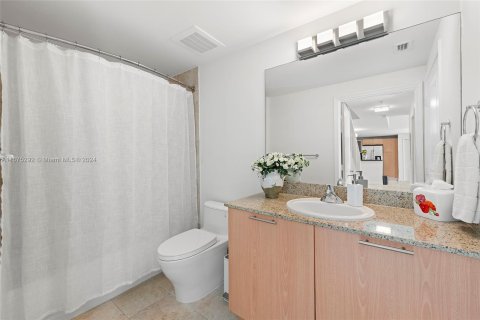 Condo in Miami, Florida, 2 bedrooms  № 1399118 - photo 29