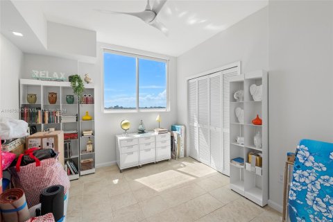 Condo in Miami, Florida, 2 bedrooms  № 1399118 - photo 27