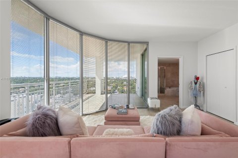 Condo in Miami, Florida, 2 bedrooms  № 1399118 - photo 18