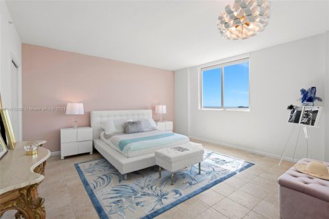 Condo in Miami, Florida, 2 bedrooms  № 1399118 - photo 10