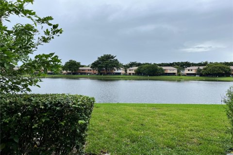 Villa ou maison à vendre à Pembroke Pines, Floride: 3 chambres, 123.75 m2 № 1399117 - photo 14