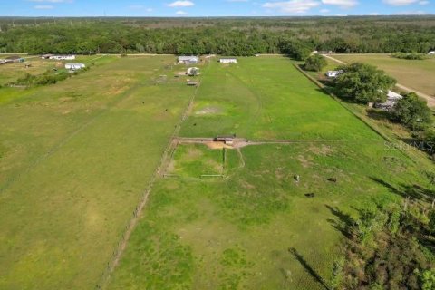 Terreno en venta en Kathleen, Florida № 1301086 - foto 4