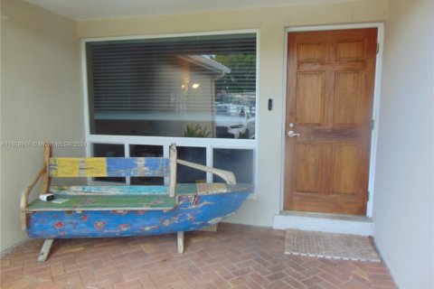 House in Hollywood, Florida 2 bedrooms, 133.78 sq.m. № 1232044 - photo 2