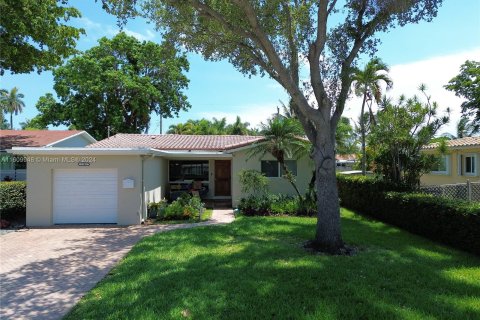 House in Hollywood, Florida 2 bedrooms, 133.78 sq.m. № 1232044 - photo 30