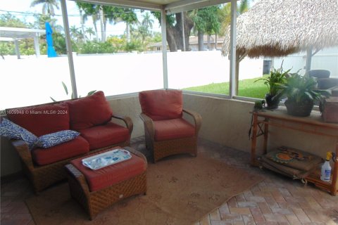 House in Hollywood, Florida 2 bedrooms, 133.78 sq.m. № 1232044 - photo 20