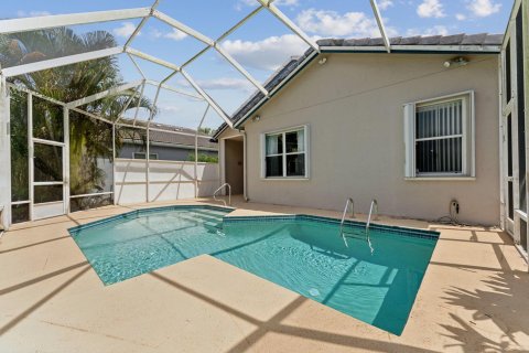 House in Wellington, Florida 4 bedrooms, 155.52 sq.m. № 1142196 - photo 16