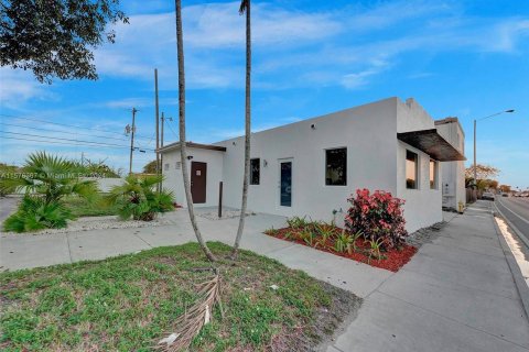 Immobilier commercial à vendre à West Park, Floride № 1142173 - photo 1