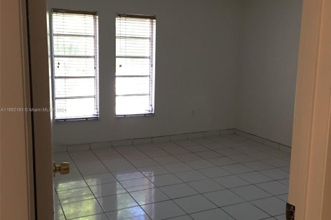 Condominio en venta en Hialeah, Florida, 2 dormitorios, 83.24 m2 № 1415654 - foto 16