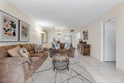 Copropriété à vendre à Sunrise, Floride: 2 chambres, 78.97 m2 № 1006949 - photo 2