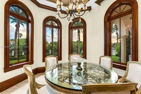 Villa ou maison à vendre à Coral Gables, Floride: 10 chambres, 1103.96 m2 № 839156 - photo 9