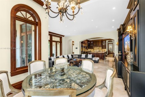 Villa ou maison à vendre à Coral Gables, Floride: 10 chambres, 1103.96 m2 № 839156 - photo 10