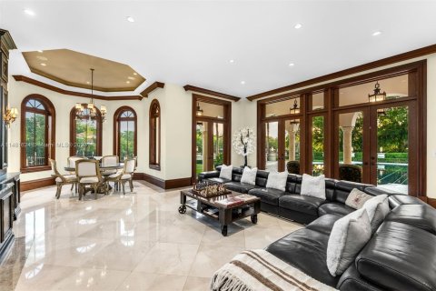 Villa ou maison à vendre à Coral Gables, Floride: 10 chambres, 1103.96 m2 № 839156 - photo 8