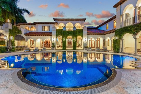 Villa ou maison à vendre à Coral Gables, Floride: 10 chambres, 1103.96 m2 № 839156 - photo 3