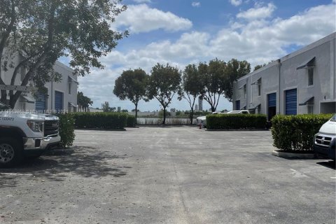 Immobilier commercial à vendre à Hialeah Gardens, Floride № 1097346 - photo 18