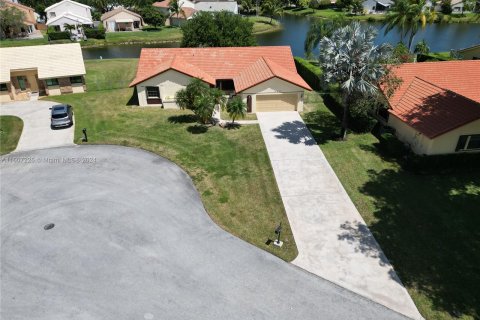 Villa ou maison à vendre à Davie, Floride: 4 chambres, 205.31 m2 № 1229067 - photo 2