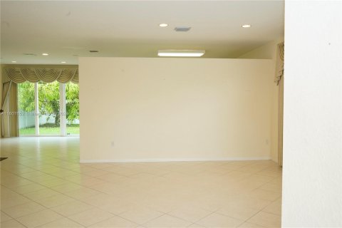 Villa ou maison à vendre à Pembroke Pines, Floride: 3 chambres, 231.14 m2 № 1229072 - photo 5