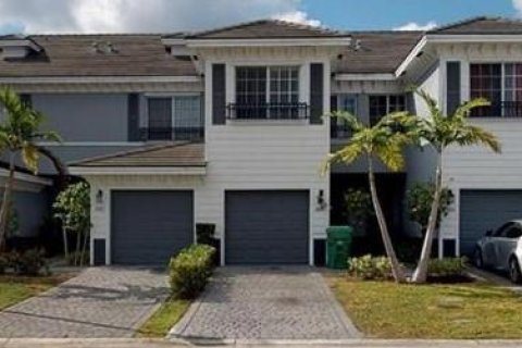 Townhouse in Fort Lauderdale, Florida 3 bedrooms, 117.06 sq.m. № 1178295 - photo 20