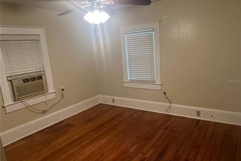 Appartement à louer à Gainesville, Floride: 1 chambre, 129.04 m2 № 1363929 - photo 2