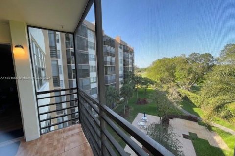 Condominio en venta en Pembroke Pines, Florida, 1 dormitorio, 68.75 m2 № 1170581 - foto 29