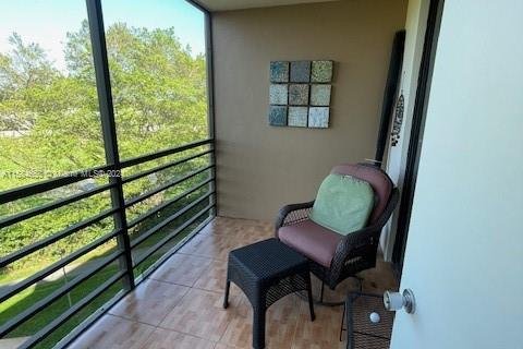 Condominio en venta en Pembroke Pines, Florida, 1 dormitorio, 68.75 m2 № 1170581 - foto 25