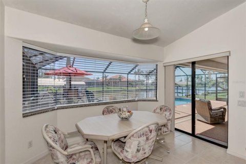 Villa ou maison à vendre à Port Charlotte, Floride: 3 chambres, 188.59 m2 № 351209 - photo 28