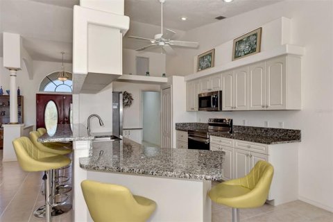 Villa ou maison à vendre à Port Charlotte, Floride: 3 chambres, 188.59 m2 № 351209 - photo 22