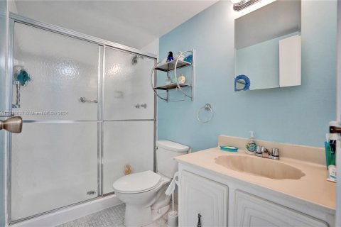 Condominio en venta en Hallandale Beach, Florida, 2 dormitorios, 104.98 m2 № 962975 - foto 24