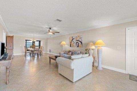 House in Boynton Beach, Florida 2 bedrooms, 130.06 sq.m. № 738175 - photo 23