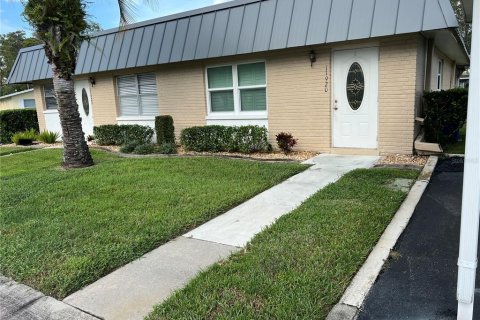 Condo in New Port Richey, Florida, 1 bedroom  № 1385346 - photo 1